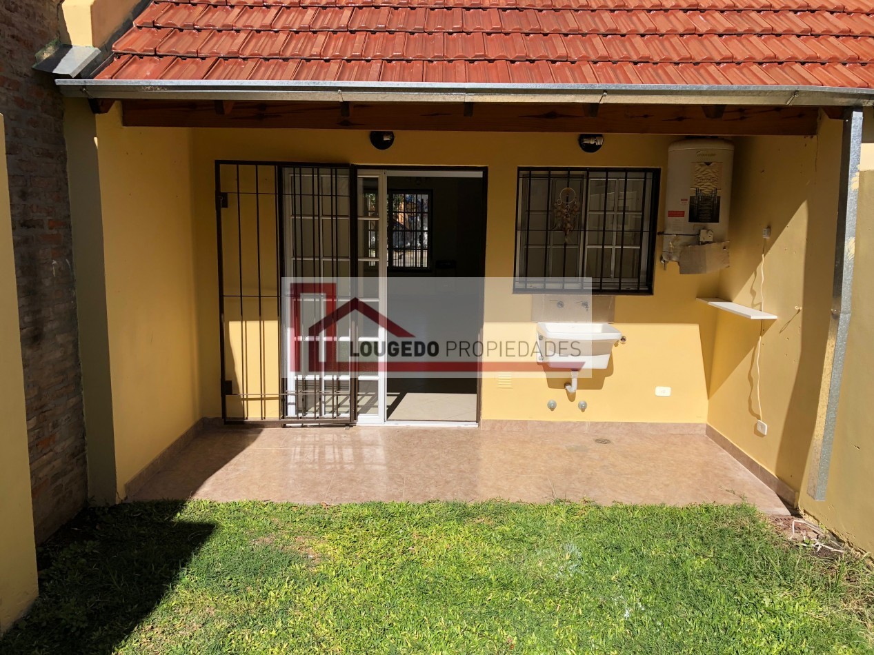 DUPLEX 3 AMBIENTES - CON COCHERA Y JARDIN  - CARAPACHAY
