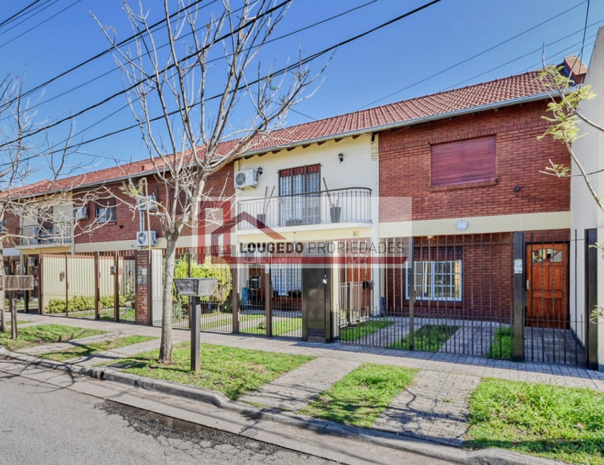 DUPLEX 3 AMBIENTES - CON COCHERA Y JARDIN  - CARAPACHAY