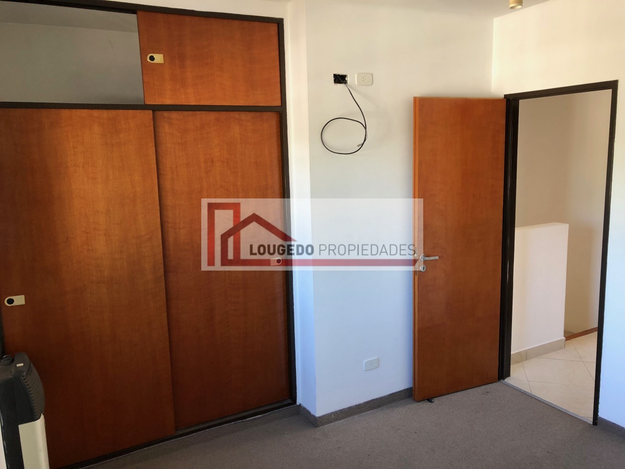 DUPLEX 3 AMBIENTES - CON COCHERA Y JARDIN  - CARAPACHAY