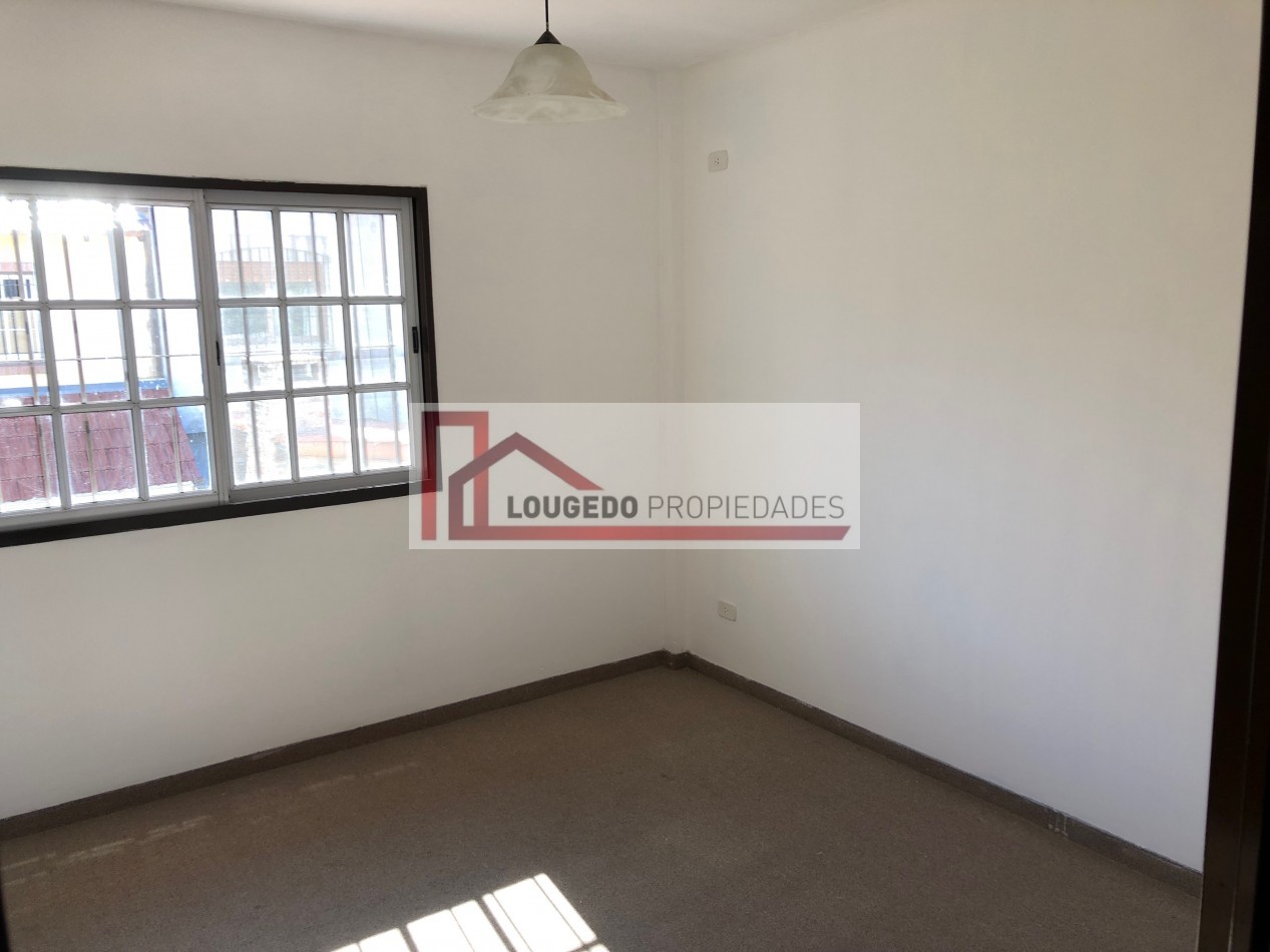 DUPLEX 3 AMBIENTES - CON COCHERA Y JARDIN  - CARAPACHAY