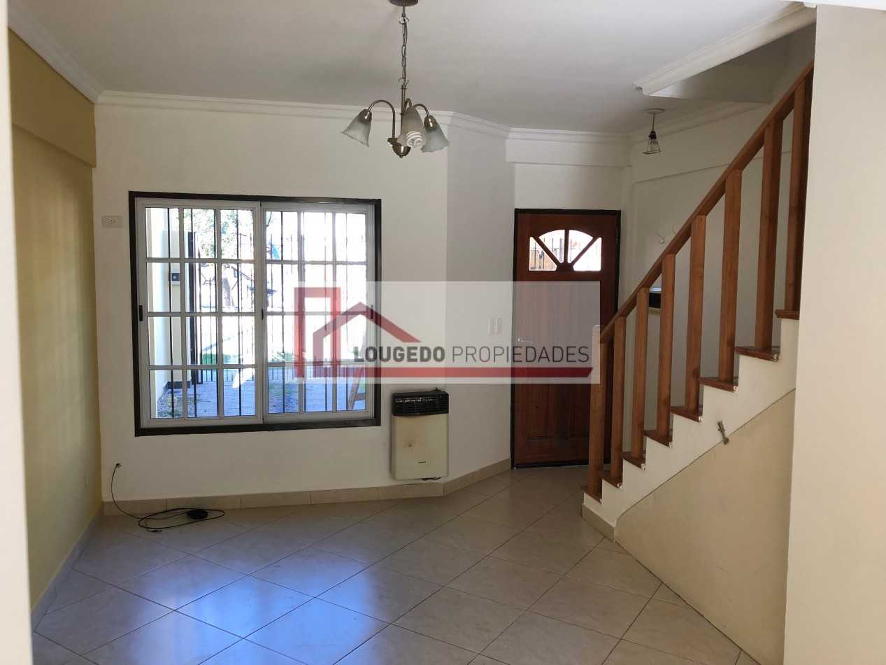 DUPLEX 3 AMBIENTES - CON COCHERA Y JARDIN  - CARAPACHAY